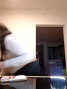 Jujuicy 97 online show from December 3, 2025, 6:39 pm