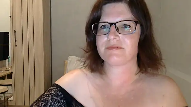 CrimsonMistress online show from October 7, 2025, 10:07 pm