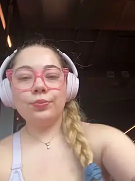 Snapshot of brooklynivy chatting on October 10, 2025, 5:28 am brooklynivy online show from October 10, 2025, 5:28 am