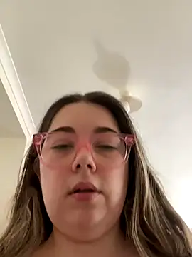 Snapshot of brooklynivy chatting on October 14, 2025, 4:57 am brooklynivy online show from October 14, 2025, 4:57 am