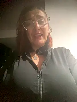 anastasia and jordan online show from October 26, 2025, 10:10 am