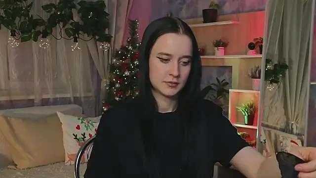 Snapshot of KiraLiLime chatting on March 7, 2025, 6:11 pm KiraLiLime online show from March 7, 2025, 6:11 pm