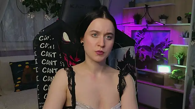 Snapshot of KiraLiLime chatting on March 21, 2025, 10:17 pm KiraLiLime online show from March 21, 2025, 10:17 pm