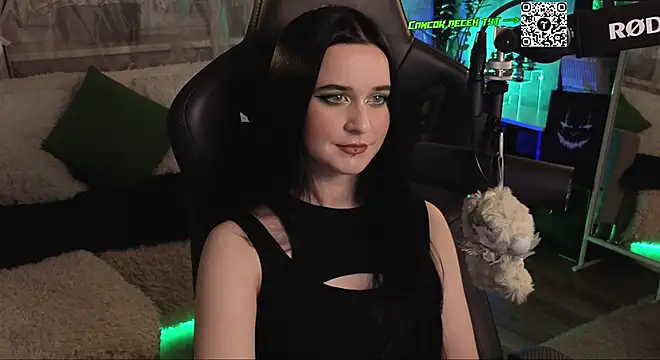 Snapshot of KiraLiLime chatting on November 21, 2025, 4:05 pm KiraLiLime online show from November 21, 2025, 4:05 pm