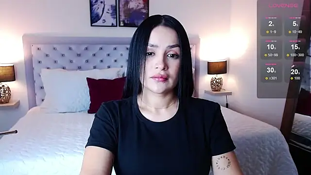 Snapshot of sarascottt chatting on March 18, 2025, 2:26 pm sarascottt online show from March 18, 2025, 2:26 pm