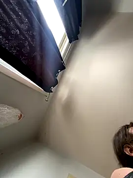 kikiwonderbar online show from December 4, 2025, 3:10 pm