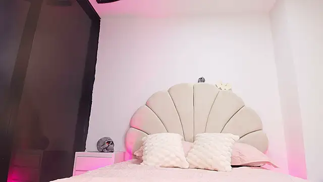 Snapshot of aisha_sh chatting on October 28, 2025, 11:58 am aisha sh online show from October 28, 2025, 11:58 am