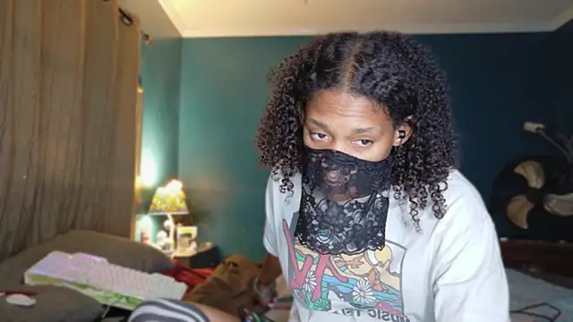 CurlyNony online show from September 25, 2025, 10:46 pm