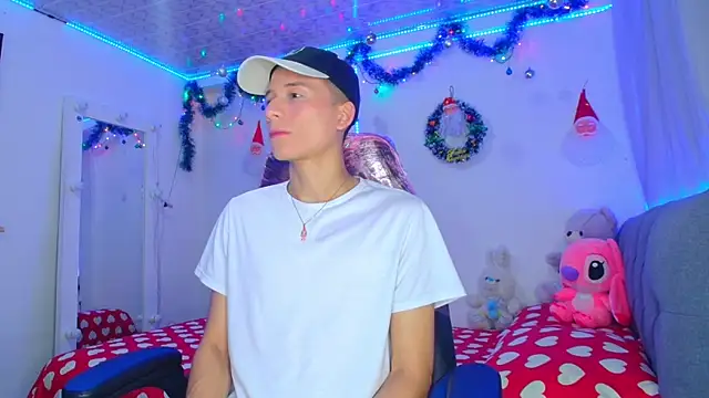 Snapshot of bryamer_19 chatting on December 26, 2024, 12:57 am bryamer 19 online show from December 26, 2024, 12:57 am