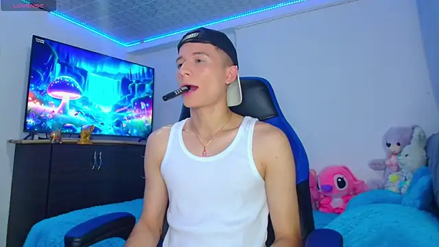 Snapshot of bryamer_19 chatting on January 20, 2025, 1:28 am bryamer 19 online show from January 20, 2025, 1:28 am