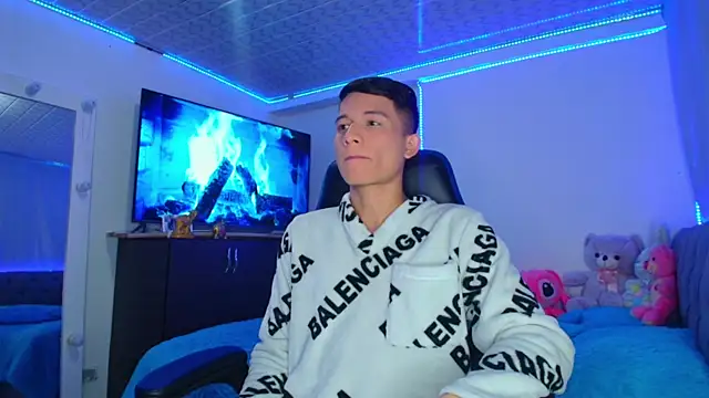 Snapshot of bryamer_19 chatting on January 24, 2025, 1:03 am bryamer 19 online show from January 24, 2025, 1:03 am