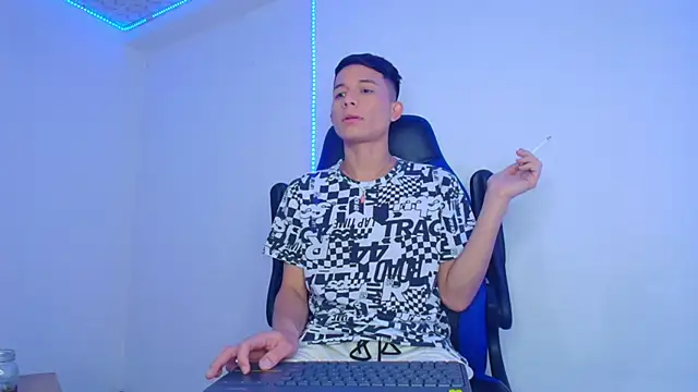 Snapshot of bryamer_19 chatting on February 6, 2025, 6:18 am bryamer 19 online show from February 6, 2025, 6:18 am