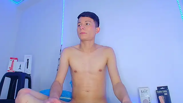 Snapshot of bryamer_19 chatting on March 8, 2025, 2:01 am bryamer 19 online show from March 8, 2025, 2:01 am