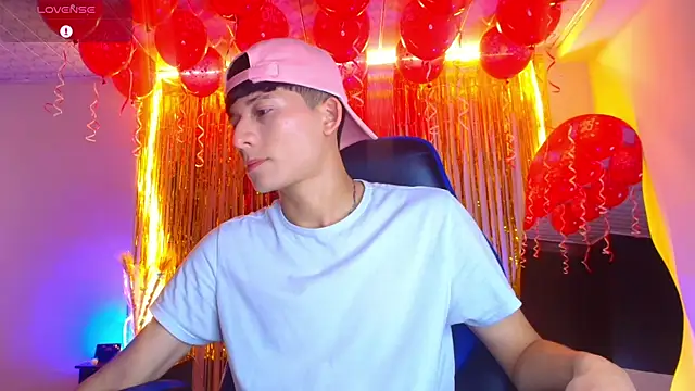 Snapshot of bryamer_19 chatting on September 12, 2025, 1:06 am bryamer 19 online show from September 12, 2025, 1:06 am