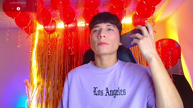 Snapshot of bryamer_19 chatting on September 16, 2025, 1:06 am bryamer 19 online show from September 16, 2025, 1:06 am