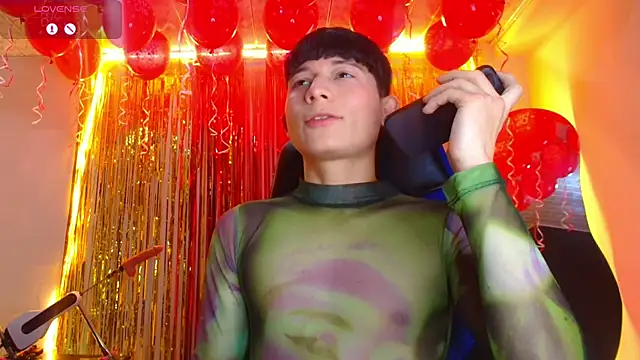 Snapshot of bryamer_19 chatting on September 18, 2025, 1:18 am bryamer 19 online show from September 18, 2025, 1:18 am