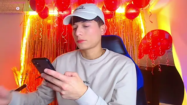 Snapshot of bryamer_19 chatting on September 20, 2025, 1:06 am bryamer 19 online show from September 20, 2025, 1:06 am