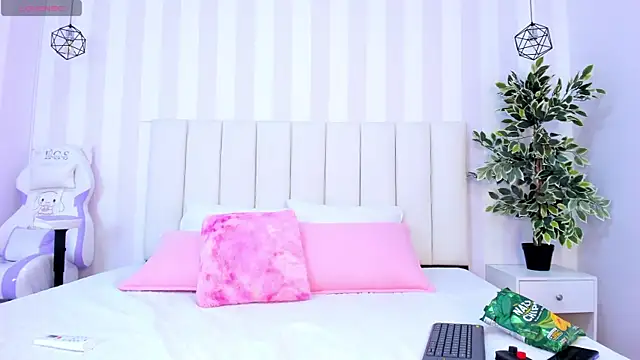 Snapshot of Agata_clark chatting on December 15, 2024, 7:10 pm Agata clark online show from December 15, 2024, 7:10 pm