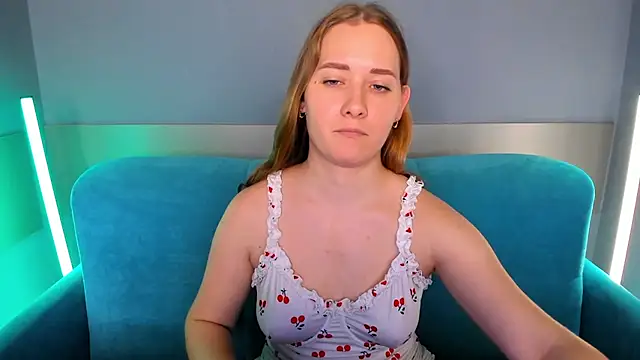 Snapshot of AlinaVice chatting on March 19, 2025, 7:51 am AlinaVice online show from March 19, 2025, 7:51 am
