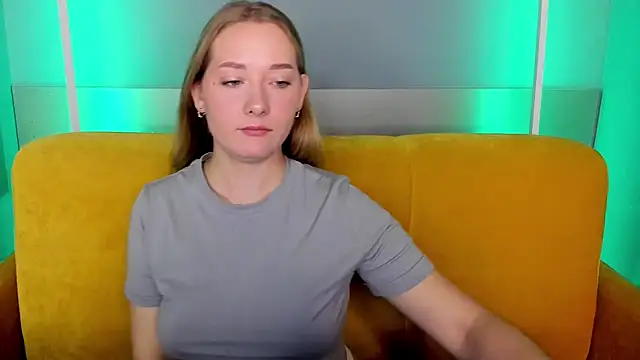 Snapshot of AlinaVice chatting on September 18, 2025, 1:40 am AlinaVice online show from September 18, 2025, 1:40 am
