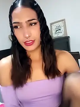 Snapshot of Lanna_hott_ chatting on March 22, 2025, 8:15 pm Lanna hott  online show from March 22, 2025, 8:15 pm