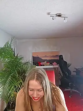 Snapshot of Supertitten95DD chatting on February 10, 2025, 9:14 am Supertitten95DD online show from February 10, 2025, 9:14 am