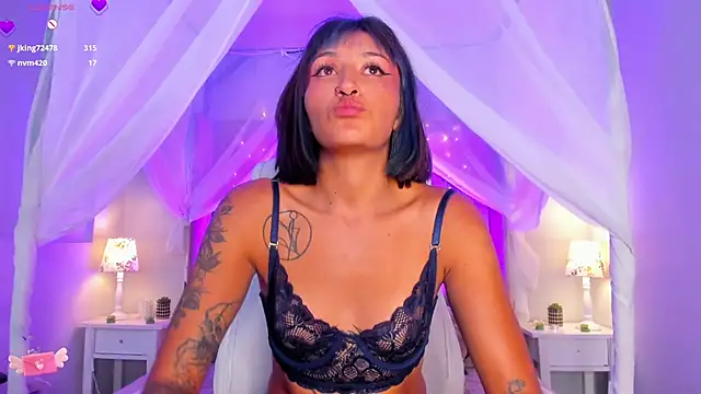 Valkiria ponce online show from January 24, 2025, 1:24 am