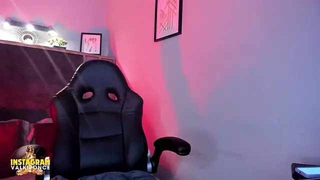 Valkiria ponce online show from February 24, 2025, 2:15 pm