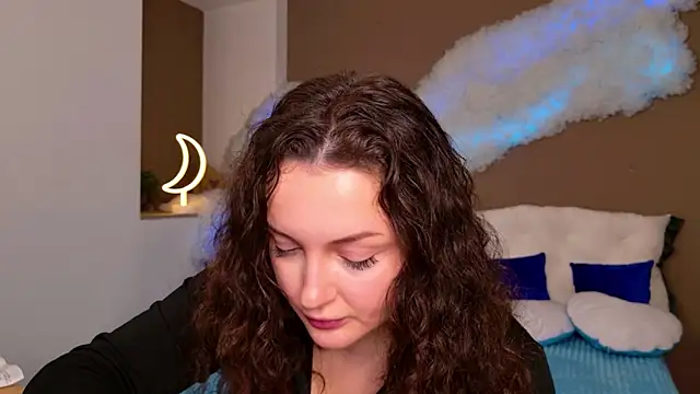 GloriNichols online show from November 11, 2025, 10:48 am