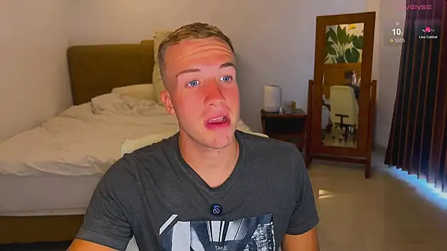 tommy cumfinger online show from September 18, 2025, 1:51 am