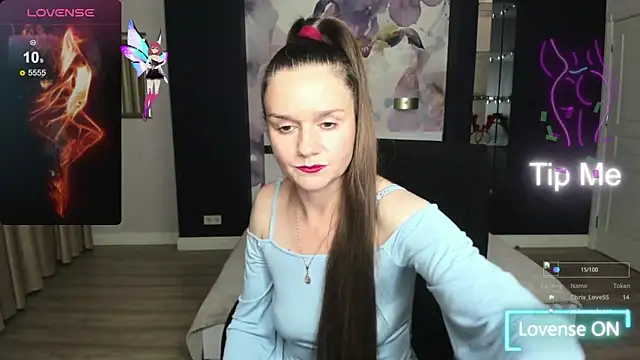 AriaGray online show from October 3, 2025, 8:39 pm