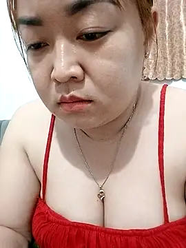 Snapshot of VyOanh2K chatting on November 17, 2025, 2:56 pm VyOanh2K online show from November 17, 2025, 2:56 pm