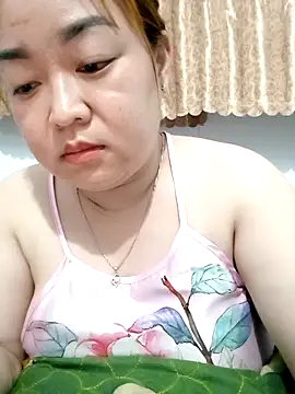 Snapshot of VyOanh2K chatting on November 21, 2025, 3:44 pm VyOanh2K online show from November 21, 2025, 3:44 pm