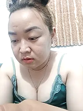 Snapshot of VyOanh2K chatting on December 5, 2025, 3:30 pm VyOanh2K online show from December 5, 2025, 3:30 pm