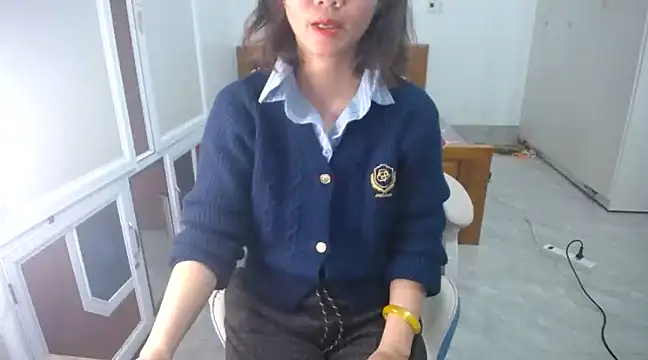 Snapshot of Susu204 chatting on February 25, 2025, 4:35 am Susu204 online show from February 25, 2025, 4:35 am