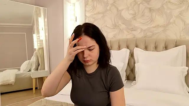 DeniseReese online show from February 3, 2025, 3:09 am