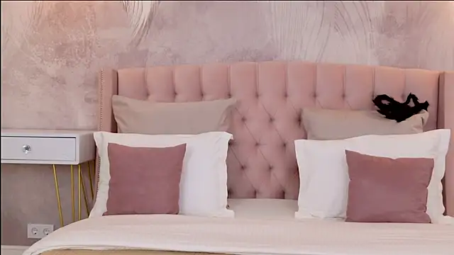 DeniseReese online show from October 29, 2025, 2:47 am