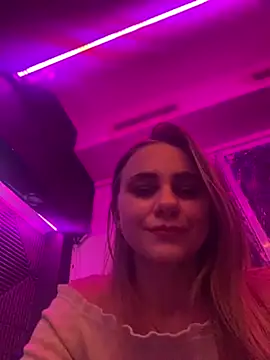 GraceTorrez online show from November 11, 2025, 10:10 pm