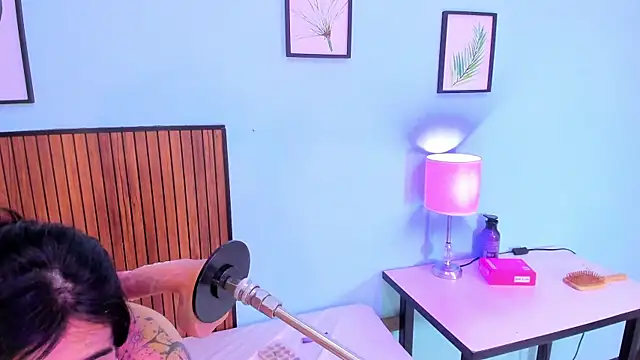 zyle boobs online show from October 30, 2025, 12:50 pm