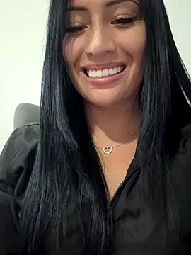 Sara luna  online show from December 5, 2025, 8:16 pm