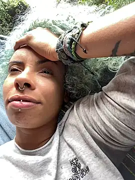 Snapshot of sammoura01 chatting on September 26, 2025, 3:27 pm sammoura01 online show from September 26, 2025, 3:27 pm