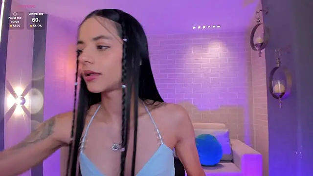 HannahJamesX online show from December 17, 2025, 7:31 pm