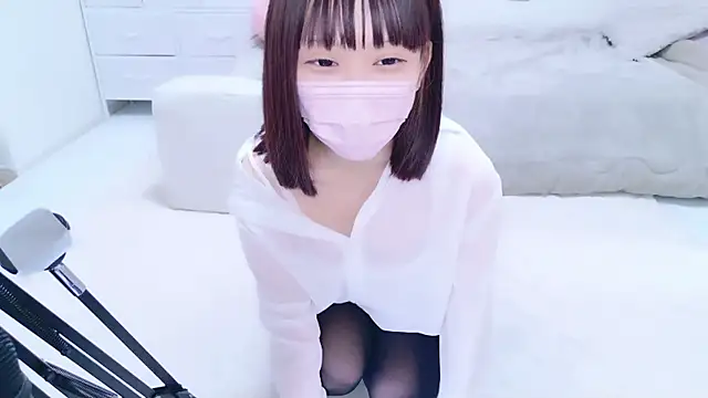 Snapshot of x-naru-x chatting on October 3, 2025, 1:52 pm x-naru-x online show from October 3, 2025, 1:52 pm