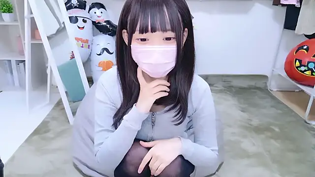 Snapshot of x-naru-x chatting on October 28, 2025, 2:09 pm x-naru-x online show from October 28, 2025, 2:09 pm