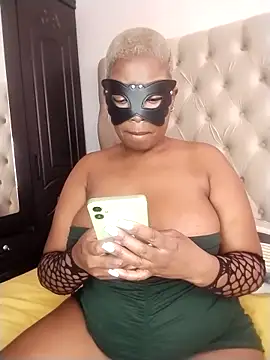 Snapshot of bigbootyboohle chatting on September 19, 2025, 8:38 am bigbootyboohle online show from September 19, 2025, 8:38 am