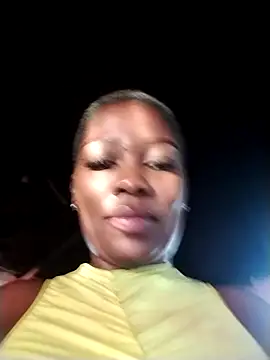 Snapshot of bigbootyboohle chatting on November 14, 2025, 4:17 pm bigbootyboohle online show from November 14, 2025, 4:17 pm