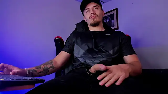 Snapshot of james_connor2 chatting on December 30, 2024, 6:49 pm james connor2 online show from December 30, 2024, 6:49 pm