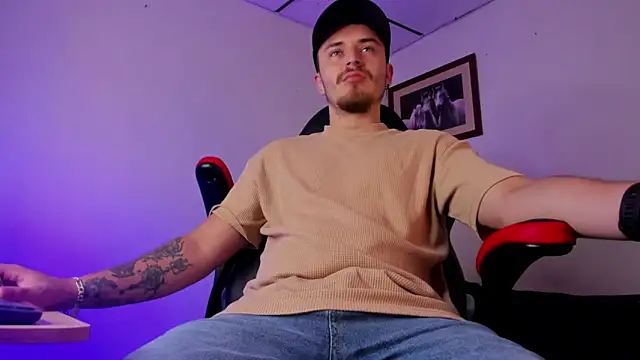 Snapshot of james_connor2 chatting on January 11, 2025, 6:54 pm james connor2 online show from January 11, 2025, 6:54 pm