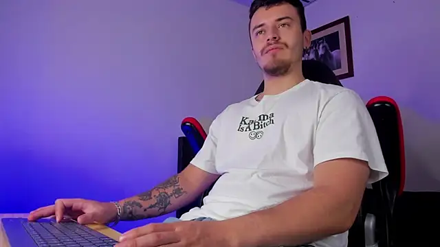 Snapshot of james_connor2 chatting on January 19, 2025, 2:28 pm james connor2 online show from January 19, 2025, 2:28 pm