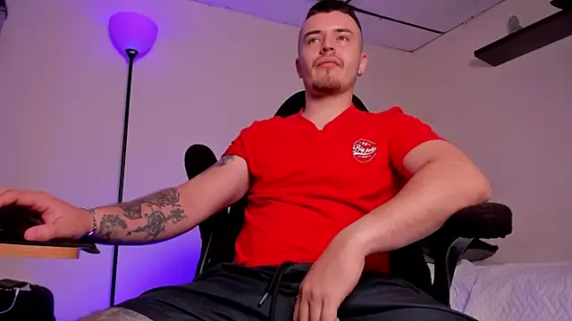 Snapshot of james_connor2 chatting on November 14, 2025, 7:45 pm james connor2 online show from November 14, 2025, 7:45 pm